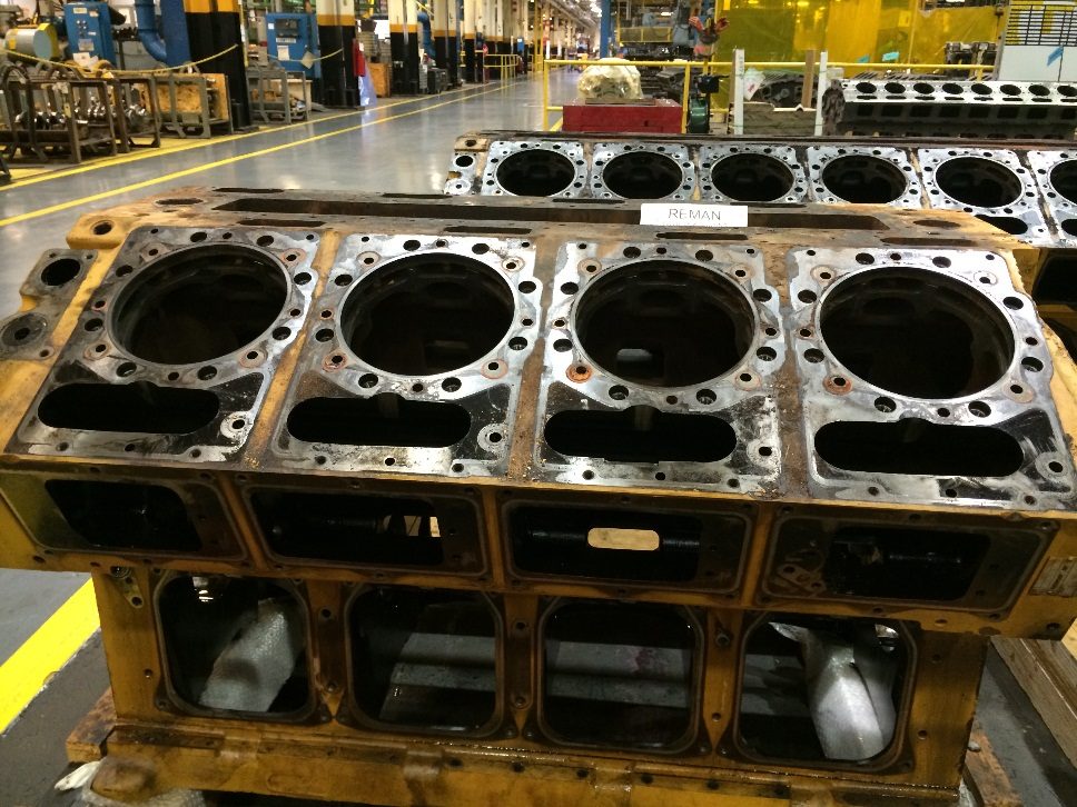 Block de motor CAT con óxido antes de limpieza química