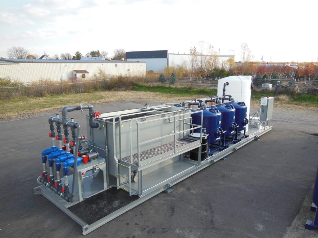 Separador aceite agua de placas coalescentes H2K Technologies en skid para riles industriales